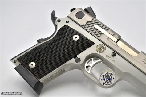 Smith & Wesson 945 .